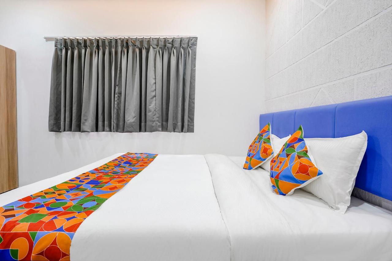 Fabhotel Vrundavan, Athwa Bhatha Exterior photo