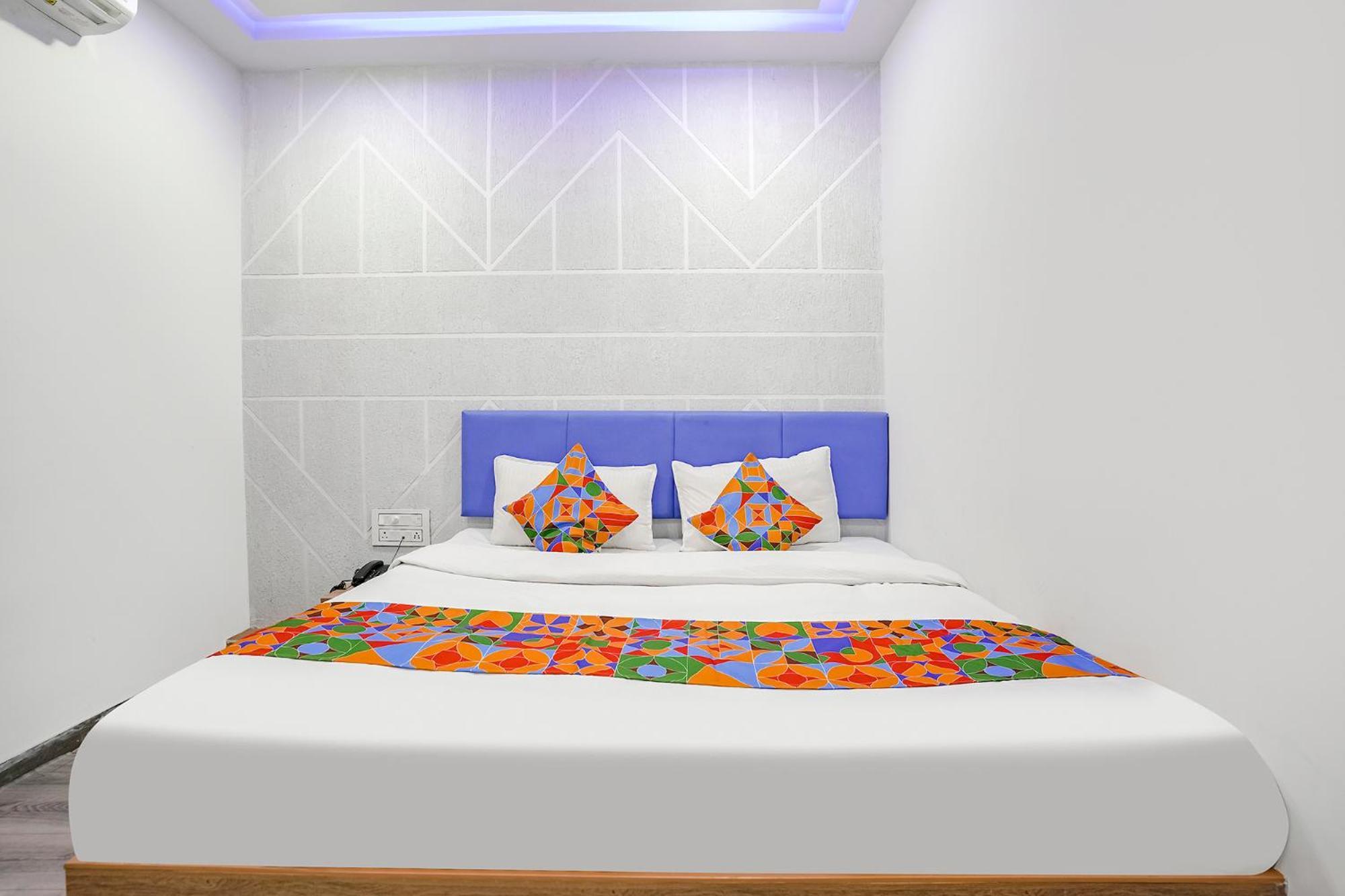Fabhotel Vrundavan, Athwa Bhatha Exterior photo