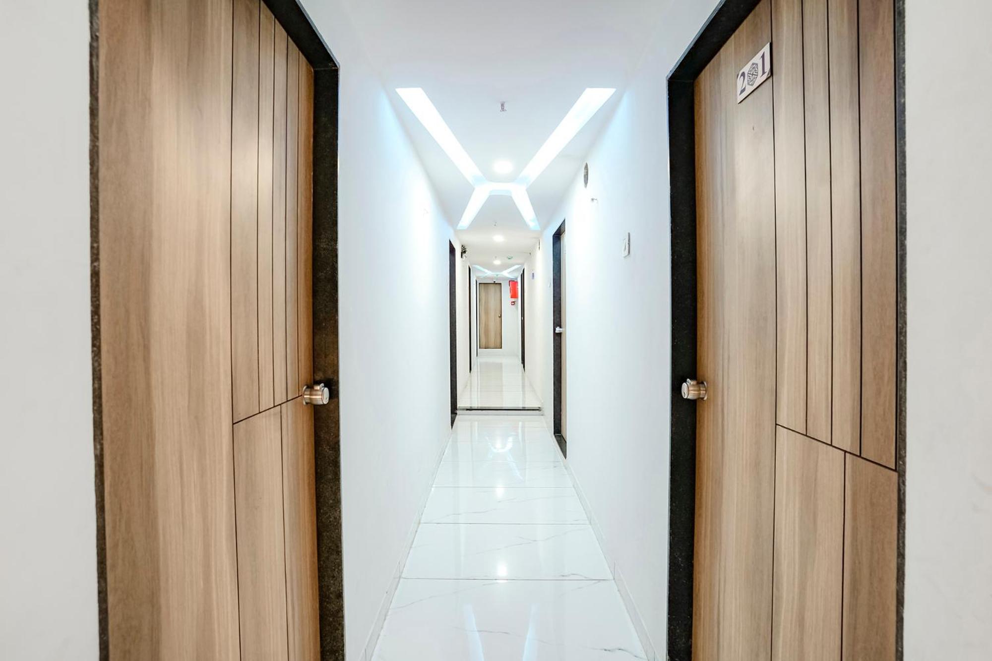 Fabhotel Vrundavan, Athwa Bhatha Exterior photo