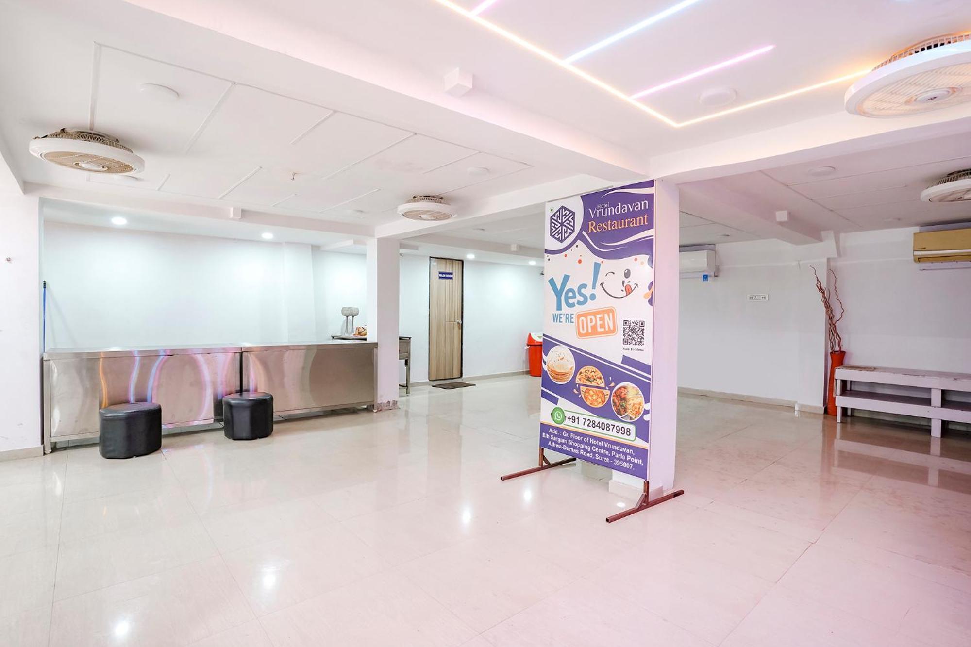 Fabhotel Vrundavan, Athwa Bhatha Exterior photo