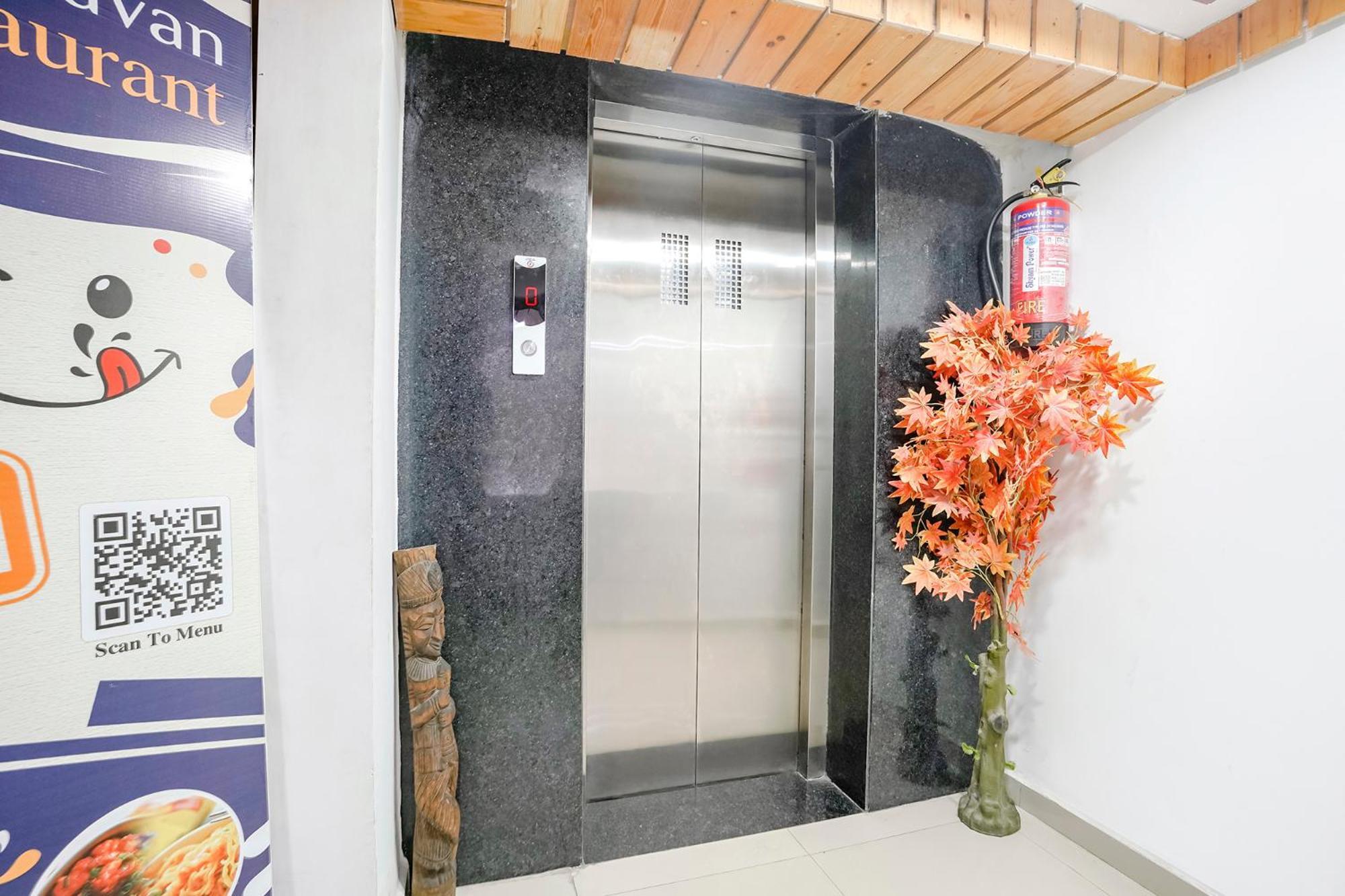 Fabhotel Vrundavan, Athwa Bhatha Exterior photo